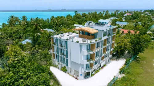 Whaleshark Beach Hotels in Dhidhoofinolhu