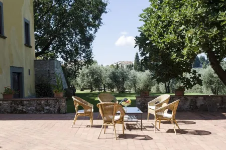 Elegant  luxury villa near Florence  with private pool and winery