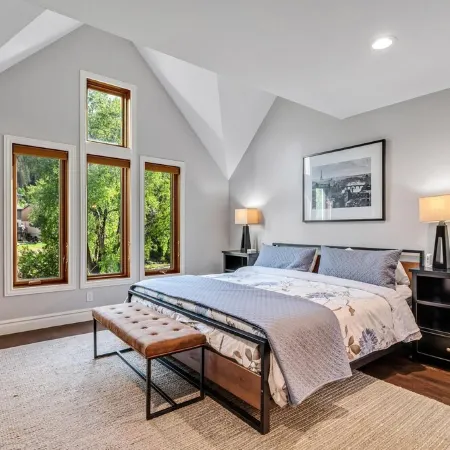 Private Riverfront Home with New Hot-Tub, Fireplace. Private Fly-Fishing Rights