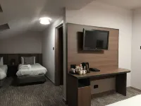 Corn Mill Lodge Hotel Hotels near Meanwood Park Cafe