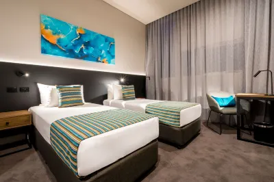 Elite Gold Coast Hotels near Black Lime Cafe