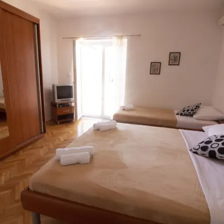 Studios & Rooms Fiesta