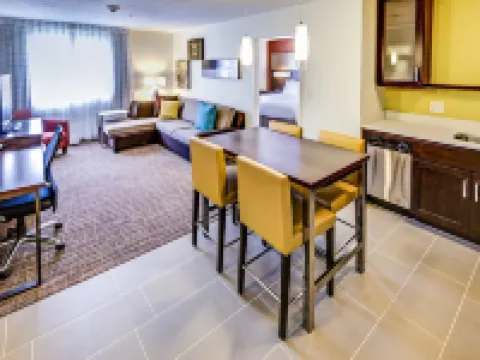 阿克倫南/格林居家旅館 格林酒店