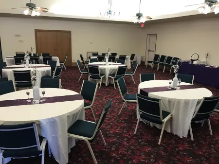 Days Inn by Wyndham Grove