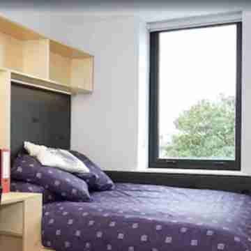 Yugo Explore - Broadstone Hall Rooms