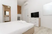 VivimiHome - Duomo Cioffi House Residence Hoteller i Guastalla