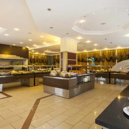 Kleopatra Royal Palm Hotel Отели рядом с достопримечательностью «Пляж Клеопатра»
