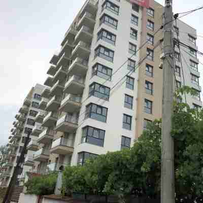 Stunning 2-Room Penthouse with Lakeview W11 Hotel Exterior
