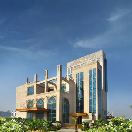 Seven Seas Hotel Отели рядом с достопримечательностью «Северный Дели»
