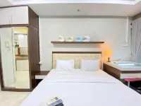 Comfy Studio Room at Galeri Ciumbuleuit 1 Apartment - Kitchens