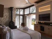 Chalets at Blackheath Hotels in Blackheath