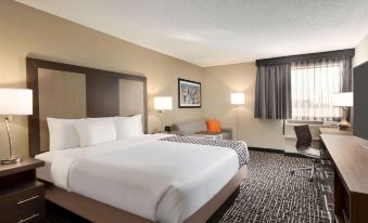 La Quinta Inn & Suites by Wyndham St Louis Route 66