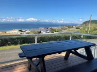 Cozy 2-bedroom cabin in charming Mutiny Bay