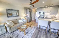 Charming 1-bedroom condo in welcoming Isle of Palms with AC, WiFi
