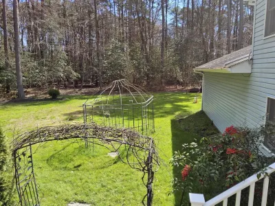 Woodland Retreat on Kent Island: 5 beds, 5 miles from Bay Bridge, on 5 acres.