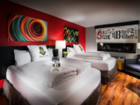 Staypineapple, Hotel Five, Downtown Seattle Hotels near Pike Place Fish Market