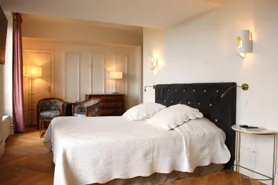 L Esplanade Hotels in Saint-Cirq-Madelon