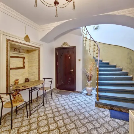 ZiRa Residence - Authentic Rooms in Old Town