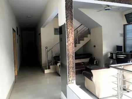 Rosevale Hotel, Balakot Отели в г. Balakot