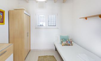 Villa Lydia in Faro With 3 Bedrooms and 1 Bathrooms