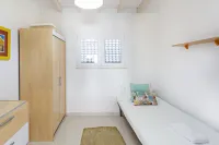 Villa Lydia in Faro With 3 Bedrooms and 1 Bathrooms Hotels in Montenegro