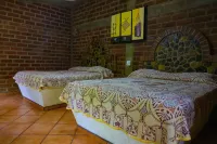 Balneario y Cabañas Isis فنادق في La Huerta
