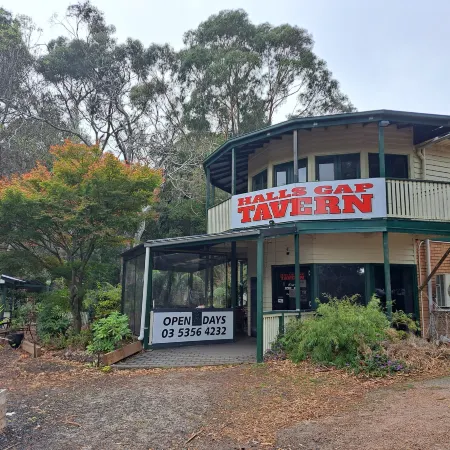 Halls Gap Tavern