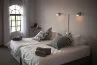 Sweet Thorn Retreat Airport Lodge Hotels in Frauenstein