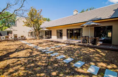 De Haas Living @ Die Laan 2 Hotels near Jan Marais Park