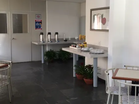 Hotel Riviera Lins Отели в г. Линс