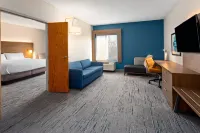 Holiday Inn Express NEW ALBANY - LOUISVILLE NW by IHG - parking
