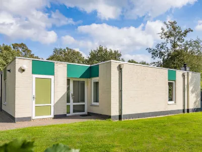Comfortable Bungalow with Dishwasher, Near Hunebedcentrum Hotels near D27