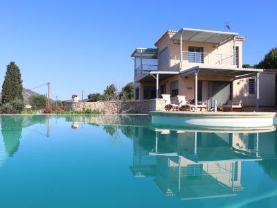 Grand Bleu Apartments & Villas