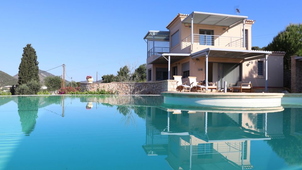 Grand Bleu Apartments & Villas