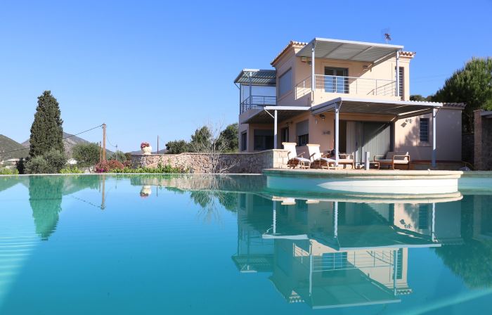 Grand Bleu Apartments & Villas