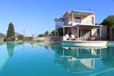 Grand Bleu Apartments & Villas Hotels in 