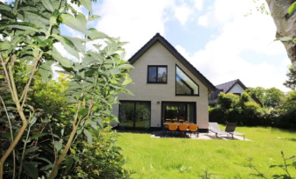 Great Holiday Home Energy Neutral on Texel with Sauna and Sun Shower