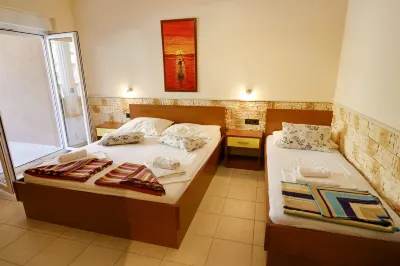 Pansion Dalmacija Hotels in Duće