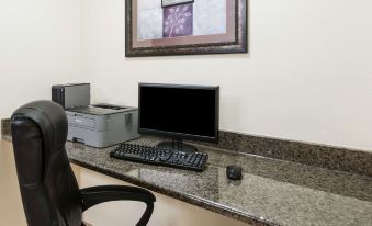 Days Inn & Suites by Wyndham des Moines Airport