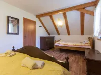 Adorable Home with Pool & Hot Tub Surrounded by Beautiful Nature - Homestays