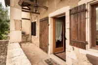 Chambres d´Hôtes Prieuré d'Orniols - Pensionat