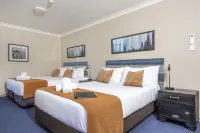 The Com Plex Motel Hotels in 