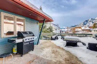 North House - Rocky Mountain Retreat- Enormous House Sleeps 23