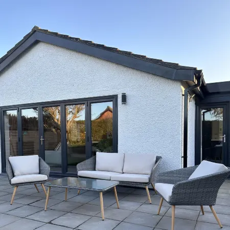 Stylish Coastal 2 Bedroom Bungalow