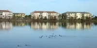 Lake View Paradise 3 Bedroom Condo by Redawning