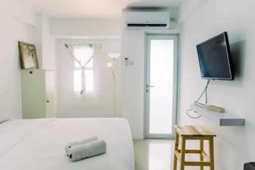 Elegant and Comfortable Studio at Urbantown Serpong Apartment Hotels in Ciputat