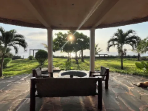 Room in Guest Room - Dolphin Suite 40 m2 in Villa 560 m2, Indian Ocean View Hotels in Shimoni