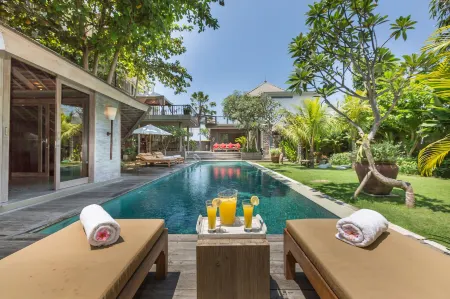 Jadine Bali Villa by Nagisa Bali Отели рядом с достопримечательностью «Karma Spa at Karma Jimbaran»