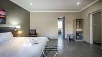 Calvinia Hotel - Parking