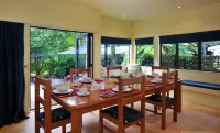 Olive Rabbit - Boutique Bed & Breakfast - parking